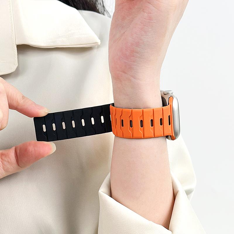 Magnetic Strap For Apple Watch Bands Ultra 2 49mm 45mm 44mm 46mm 42mm 40mm Belt Silicone Bracelet iWatch Series 11 10 8 7 6 5 9 SE