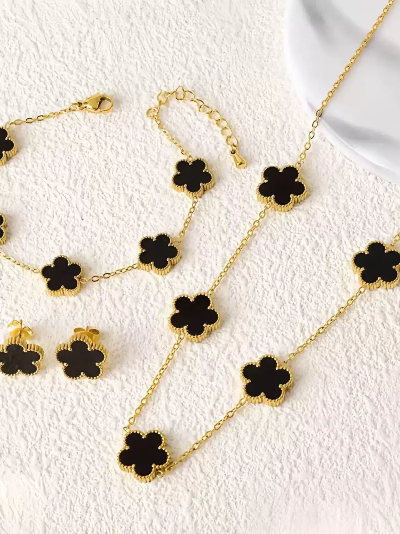 Titanium Steel Clover Five-Leaf Flower Bracelet, Elegant Bilateral Nacre Jewelry Set, Perfect for Daily Wear and Gifting, Chain Bracelet Set