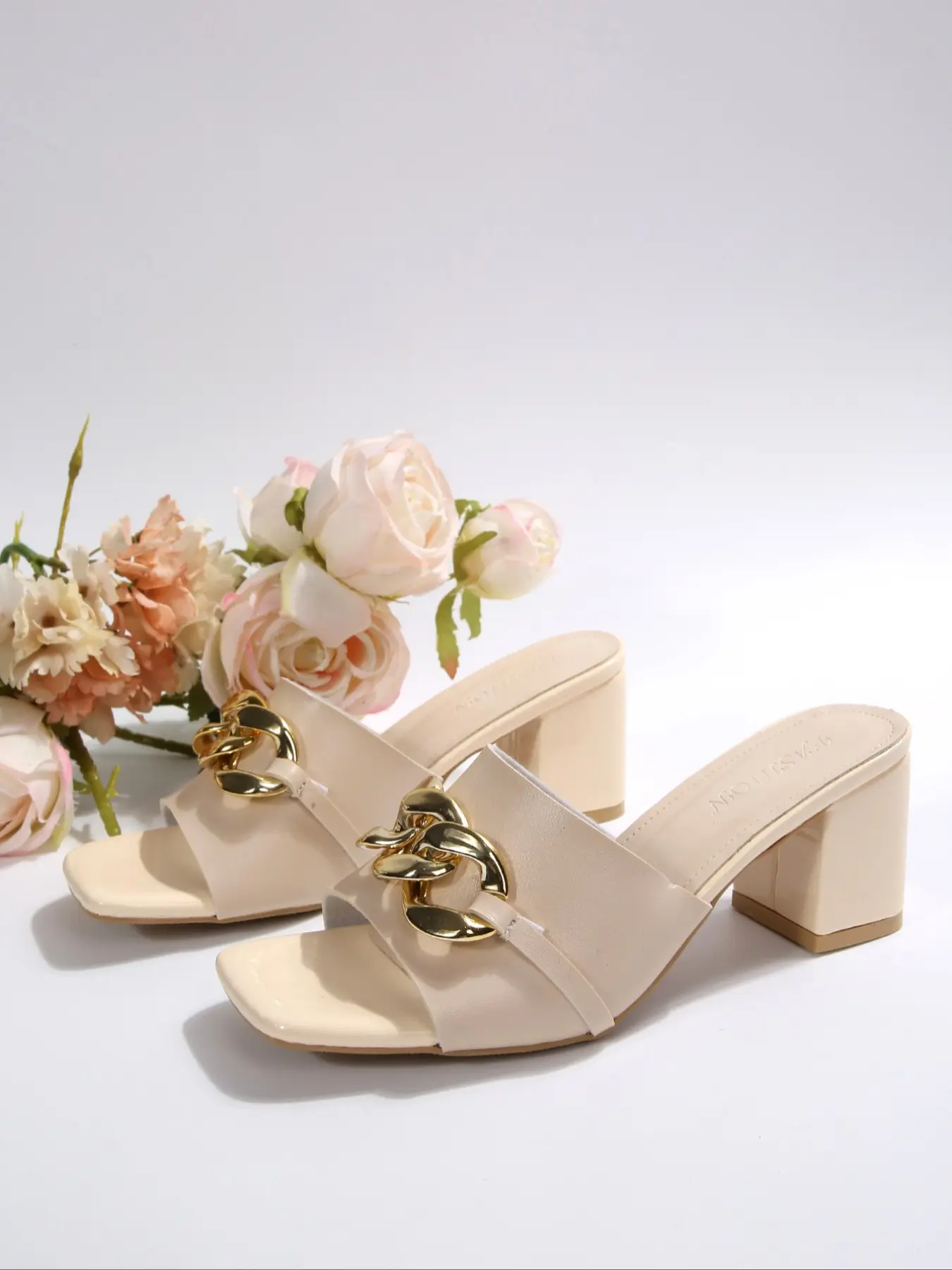 Women's Chunky Heel Slide Sandals, Square Open Toe Mules with Metal Chain Buckle, Summer Dressy Block Heel Slippers for Party & Daily Wear