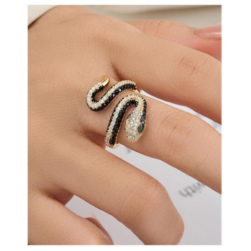 Wrapped Snake-Shaped Ring Full of Diamonds Paired with Other Gemstones Suitable for Both Men and Women to Wear