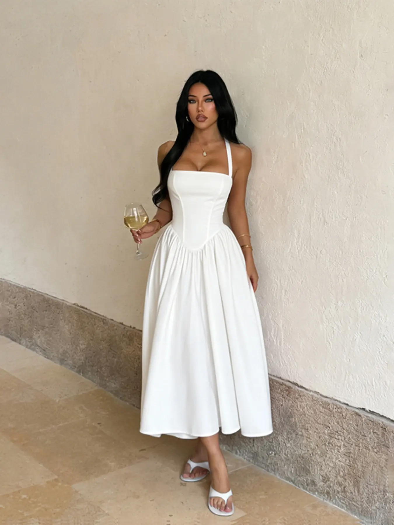Elegant Halter Neck Sleeveless A-Line Dress, Waist Cinching Design, Perfect for Special Occasions, Stylish and Comfortable Fit, Ideal for Parties and Events, Formal Wear, Cocktail Maxi Dress, Elegant Evening Dress