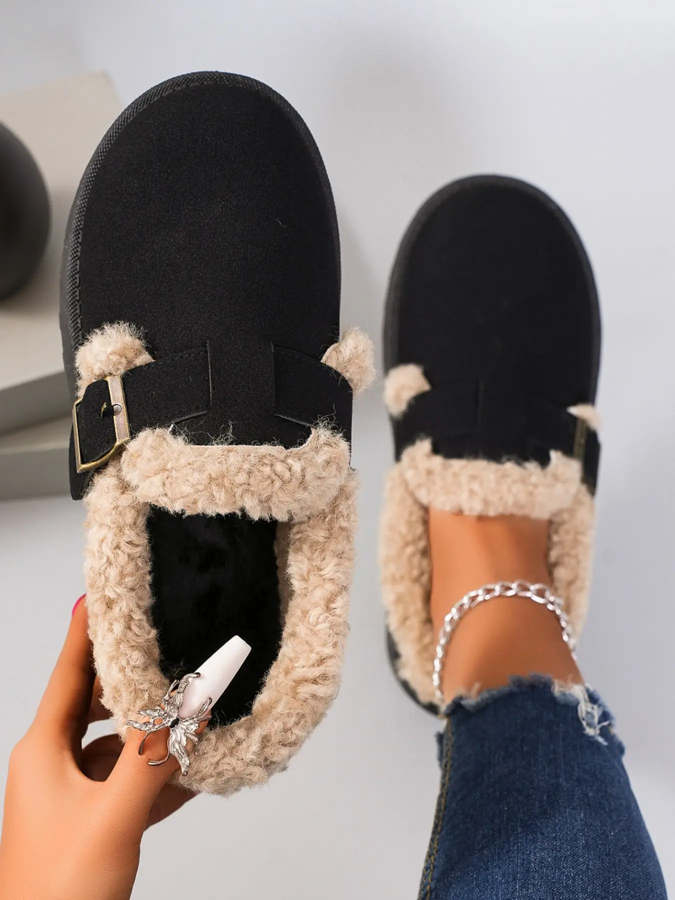 2026 New Women Buckle Lamb Wool Mule Slippers Winter Warm Soft Fuzzy Trim Slip‑on Outdoor Clogs