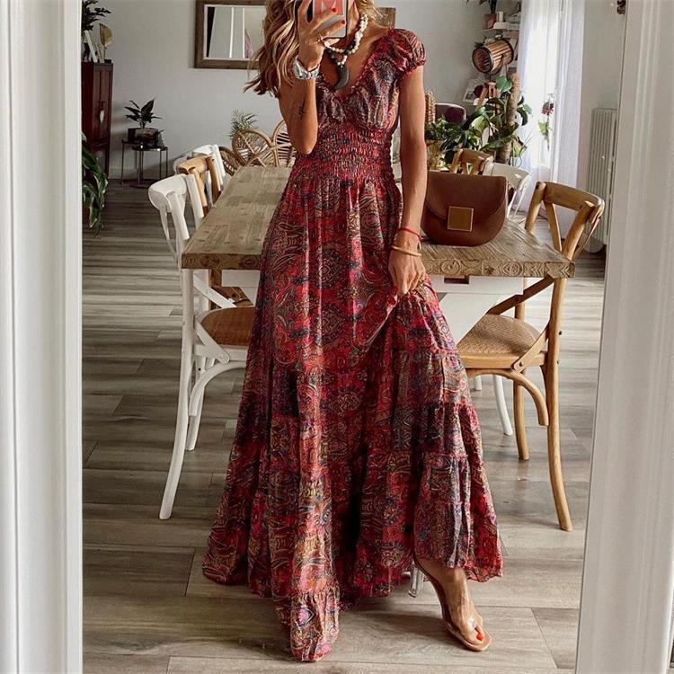 2022 New Model: Vintage-style long dress with a cinched waist and floral print, large hemline dress
