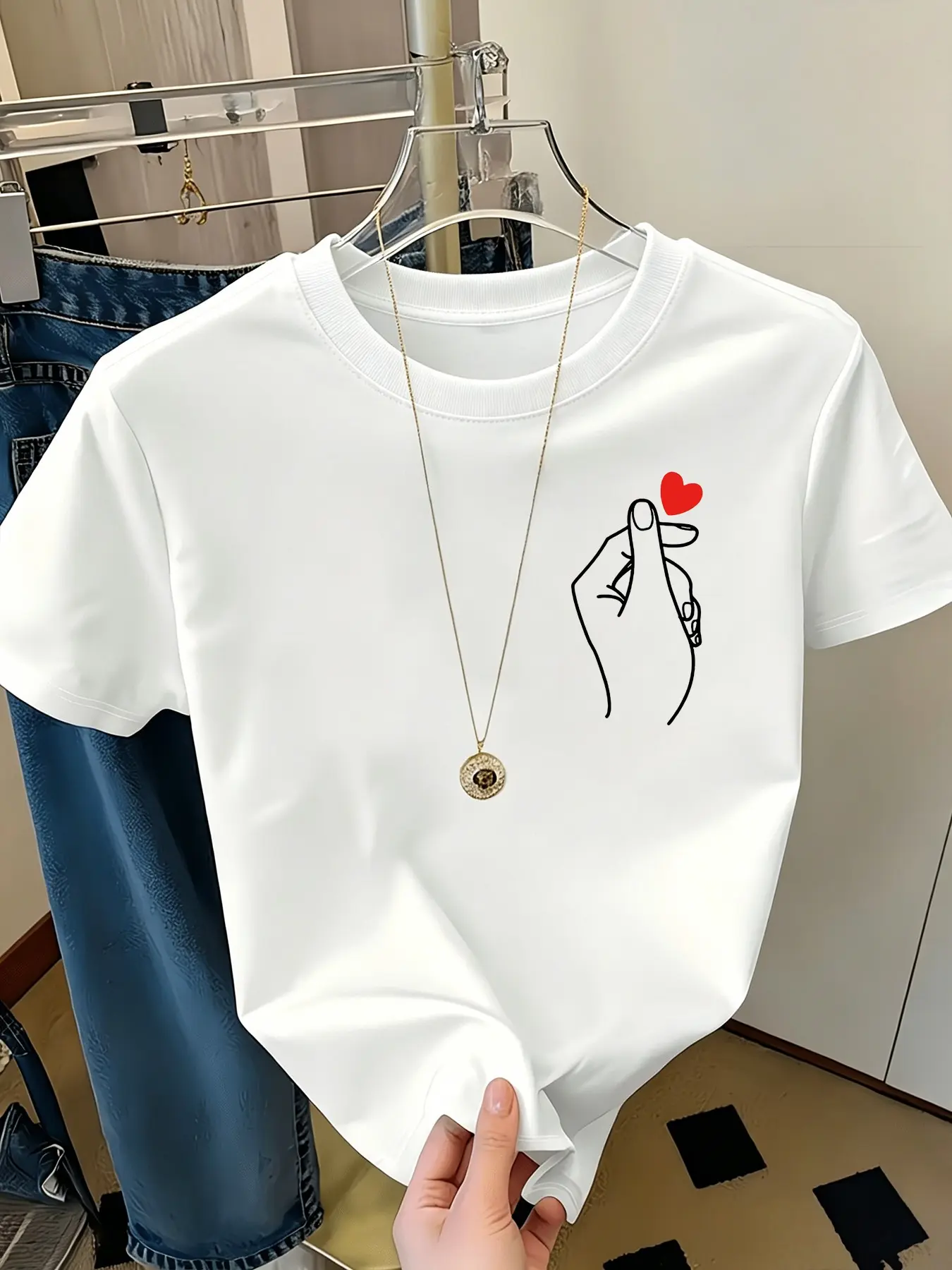 Women's Creative Iron-On Print Comfortable Casual Slight Stretch T-Shirt, Stylish Daily Wear, Perfect for All Seasons