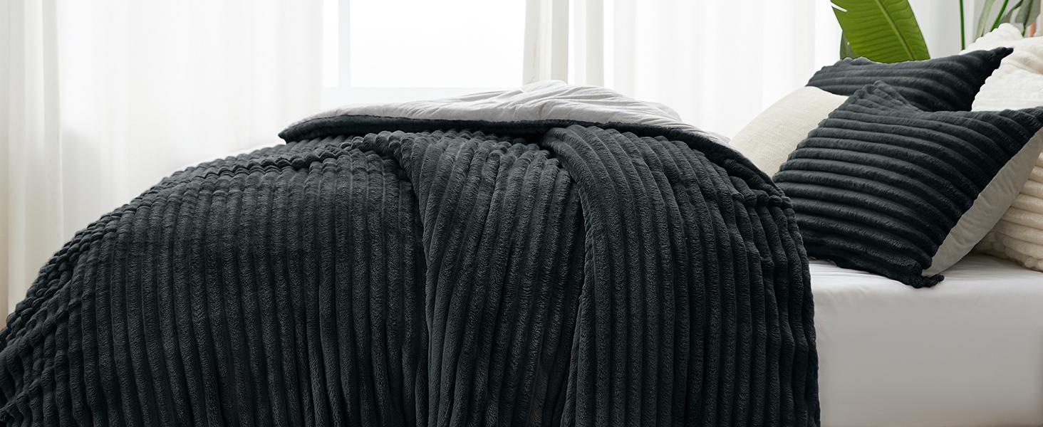 BEDELITE Flannel Comforter Set Super Soft & Warm Fluffy Pink Valentine's Day gift - Elegant Striped Design for Winter - Twin/Queen/King Sizes Machine Washable