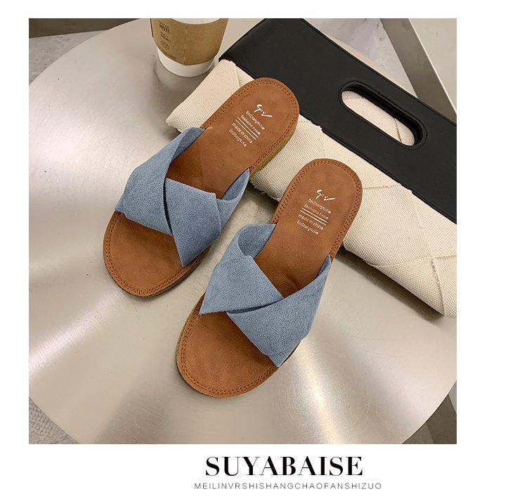 Summer women's sandals for outdoor wear 2026 new model, flat cross-strap suede slippers for women