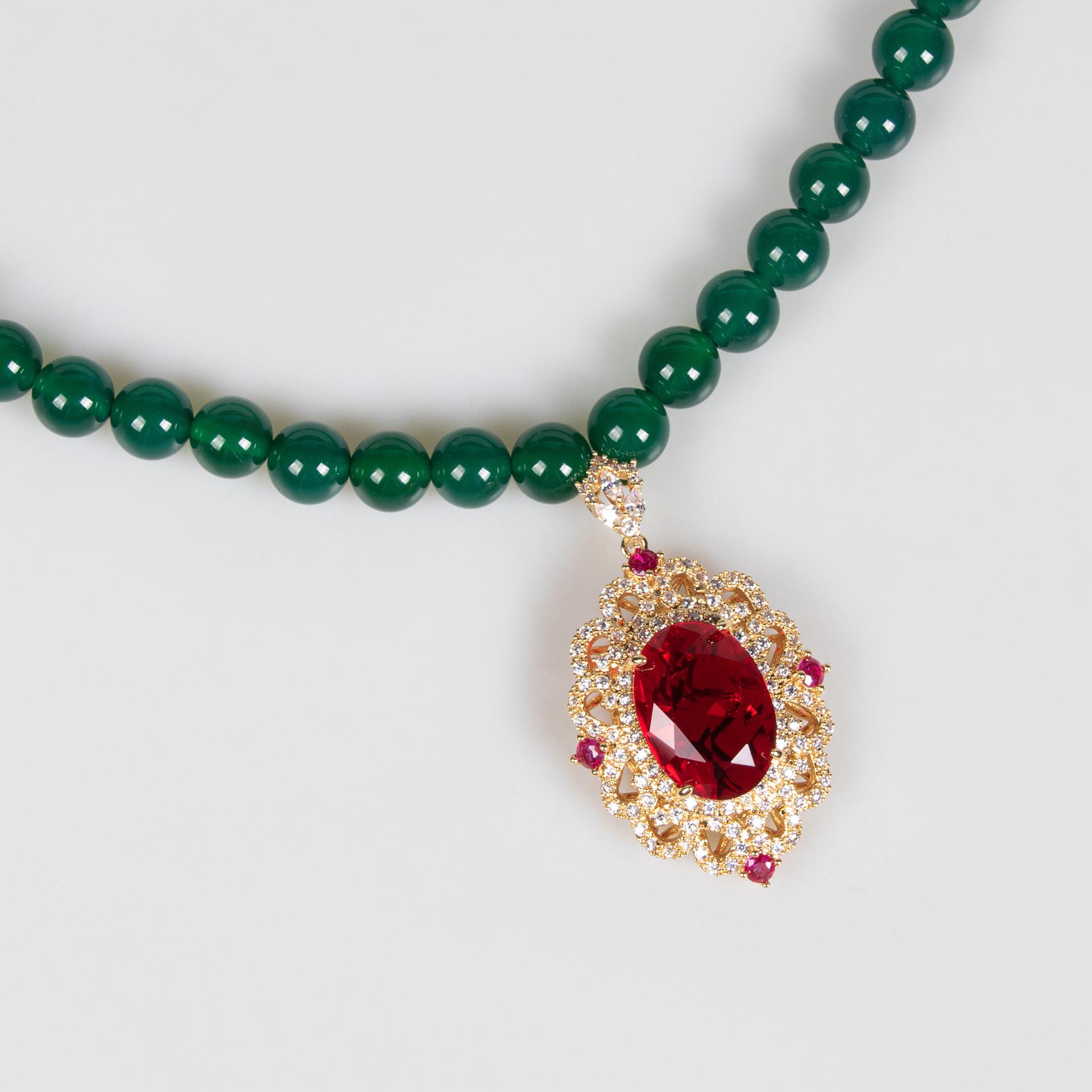 Luxurious Emerald Beaded Agate Necklace with Zircon Inlay and Earrings Set for Women, Versatile Niche Jewelry