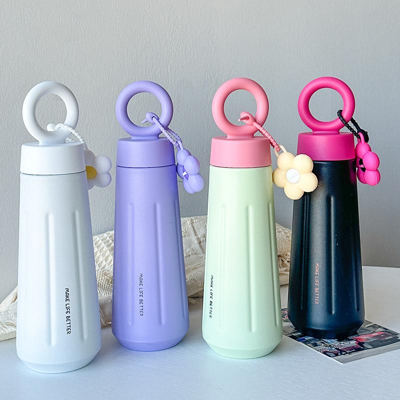 The outdoor water cup is very attractive, portable thermos cup made of 316 stainless steel, cup for use in cars.