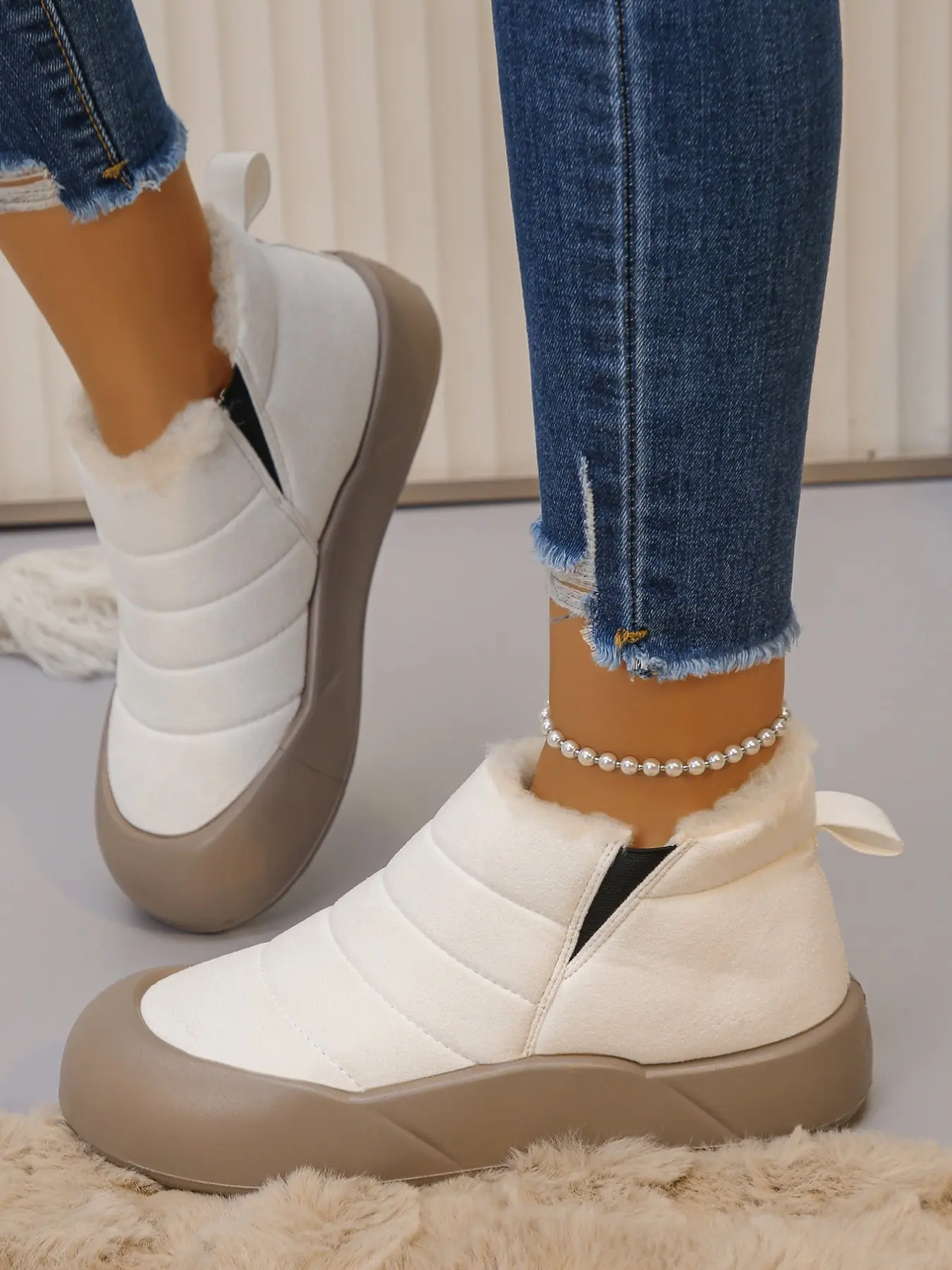 Women's Winter Ankle Snow Boots, Fuzzy Lined Short Booties, Slip‑on Side Elastic Opening Design, Thick Chunky Sole Winter Footwear for Cold Weather Daily Outdoor Casual Wear