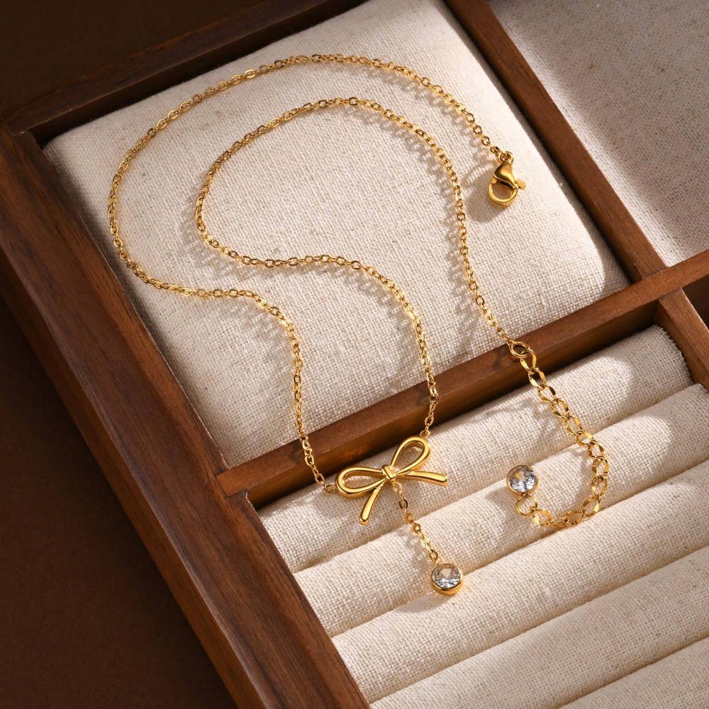 Dainty Bow Necklace for Women, 18K Gold Plated Elegant Choker Bow Pendant Necklace, Fashion Jewelry Birthday Gift for Women