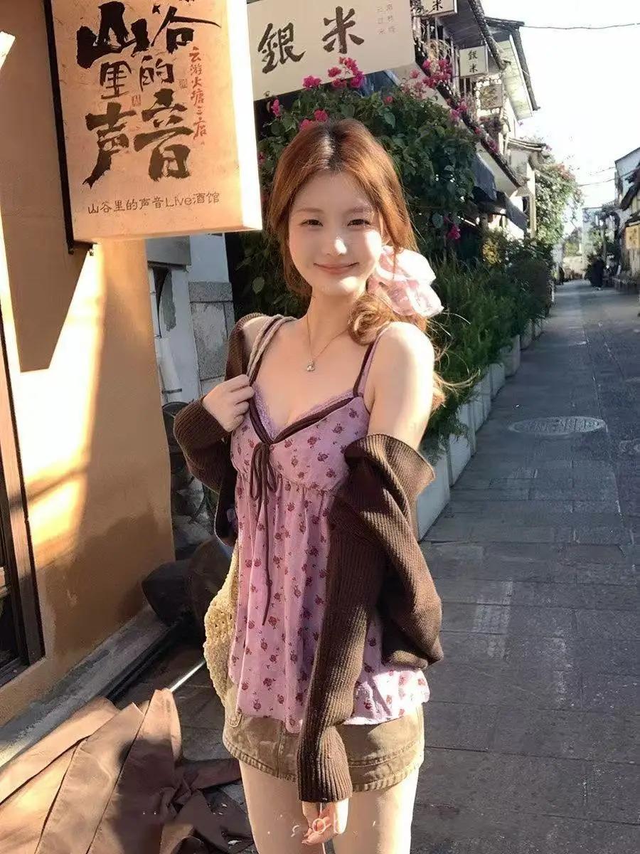 French Floral Fake Two Piece Lace Cami Top Women Summer Slim Fit Sweet Sexy Chic Camis Style Streetwear Fashion Outfit 2026 New