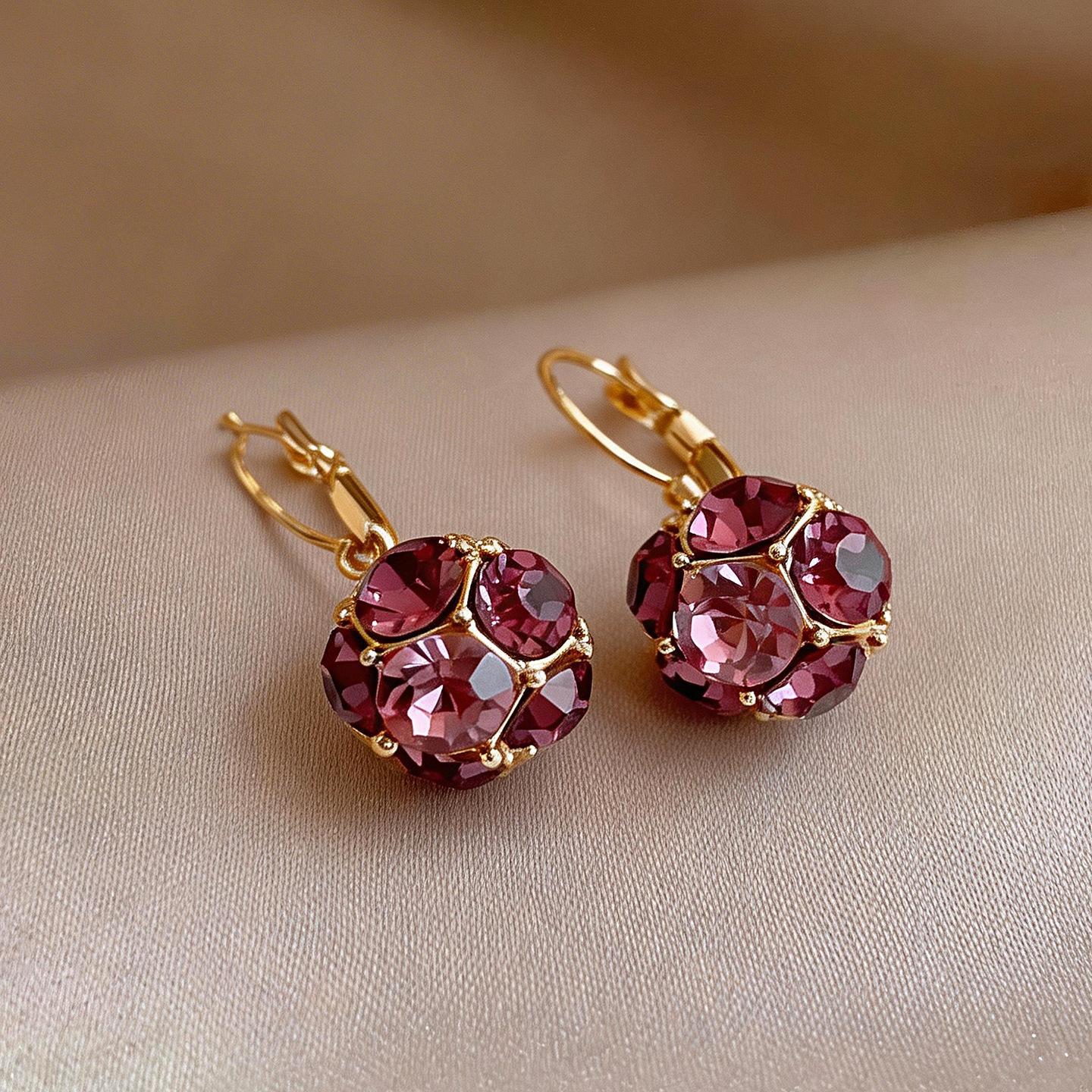 Vintage Diamond-Studded Flower Cluster Earrings, Luxurious and Sophisticated Ear Clips DDES0794, Elegant and Exquisite Women's Earrings, 14K Gold-Plated