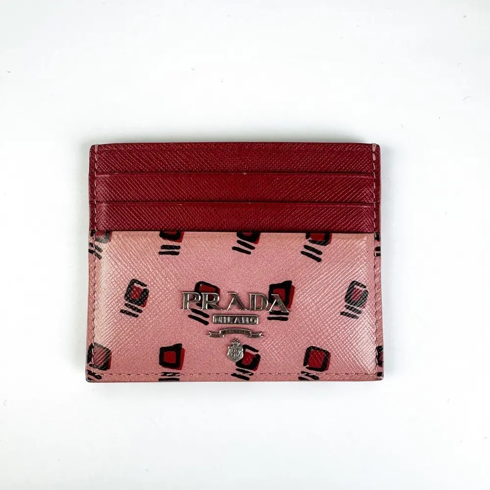 Pre-owned Prada Pink & Red Saffiano Leather Printed Card Holder with Metal Logo【885】