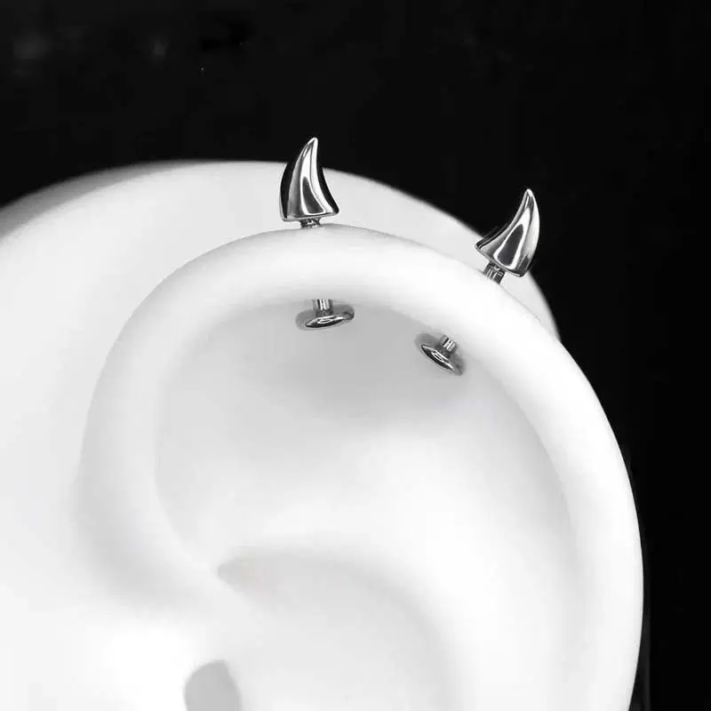 Punk Silver Color Rivet Stud Earrings for Women Men Sweet Cool Metal Smooth Geometric Piercing Earrings Y2K Halloween Jewelry