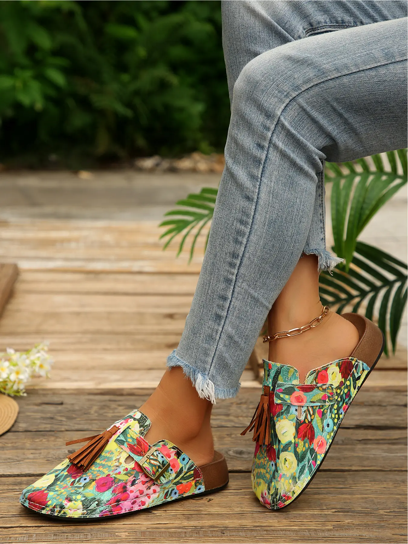 Women's new floral leopard print mules with tassel and buckle decoration, bohemian style, closed-toe, cork sole, slip-on design, suitable for vacation, beach, and daily commuting