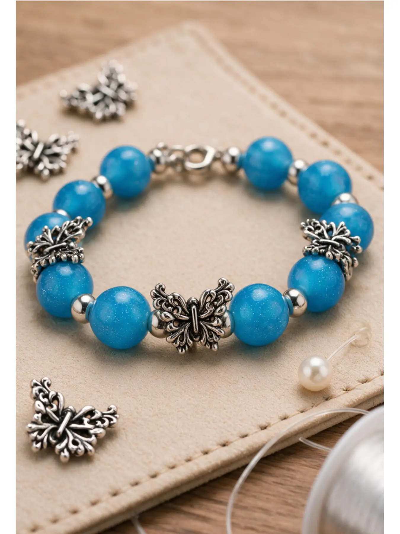 50pcs butterfly-shaped spacer beads, alloy with double-sided patterns, perforated loose beads, 3D hollow floral pattern beads, handmade beadwork, bead caps, decorative beads, positioning beads, Beading supplies. Suitable for DIY woven brac