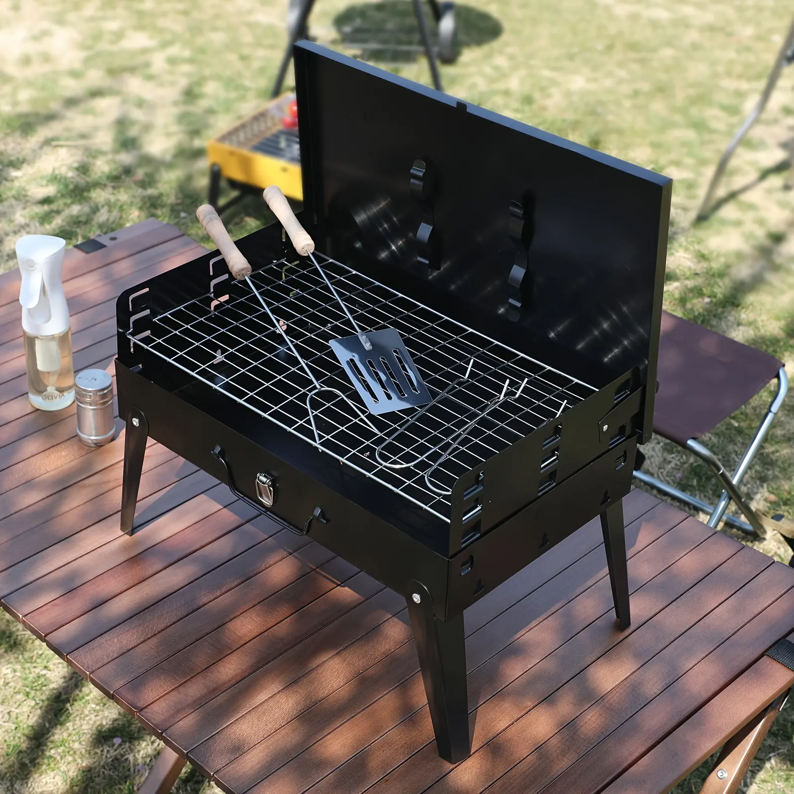 [Father's Day Gift] Portable Charcoal BBQ Grill, Small Outdoor Foldable Barbecue Grill, Collapsible Camping Grill with BBQ Accessories & Windshield, Ideal for Outdoor Picnic & Backyard Use, Father's Day Gift for Dad, BBQ Gifts for Men