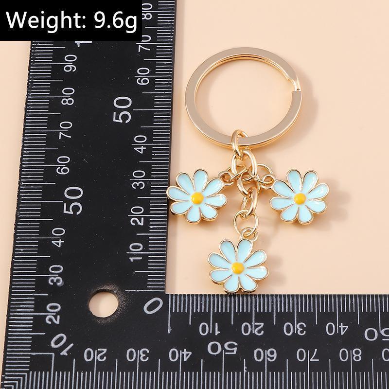 Cute Enamel Daisy Keychain Flower Keyring Pendants for Car Key Holder Women Girls Handbag Accessories Handmade Jewelry Gift