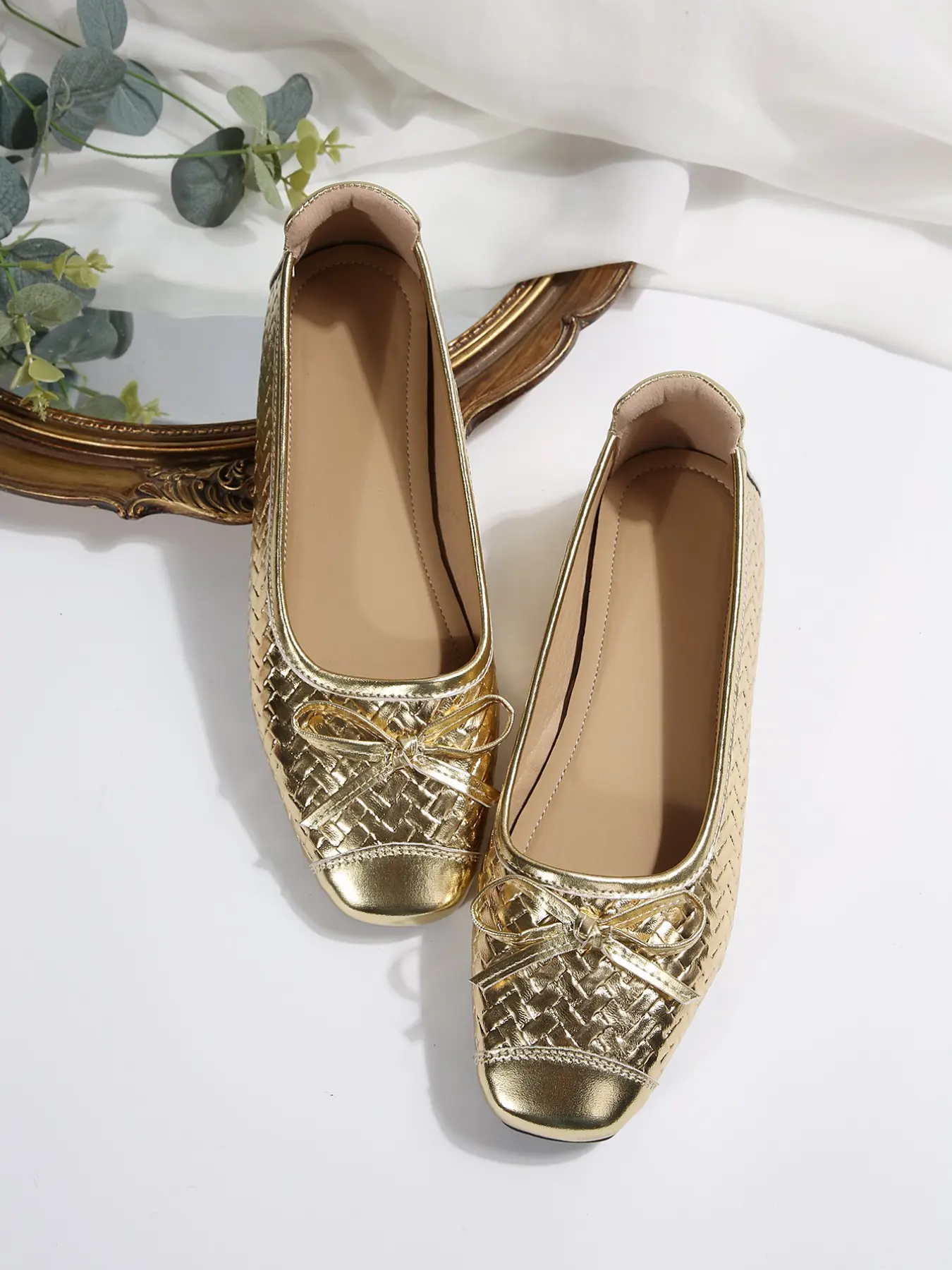 Women Metallic Gold Woven Square Toe Bow Slip On Flat Loafers，Breathable Cushioned Insole Anti-Slip Light Thin Flat Sole Dress Footwear，Date Shopping Wedding Party Daily Casual Shoes，1 Color Gold