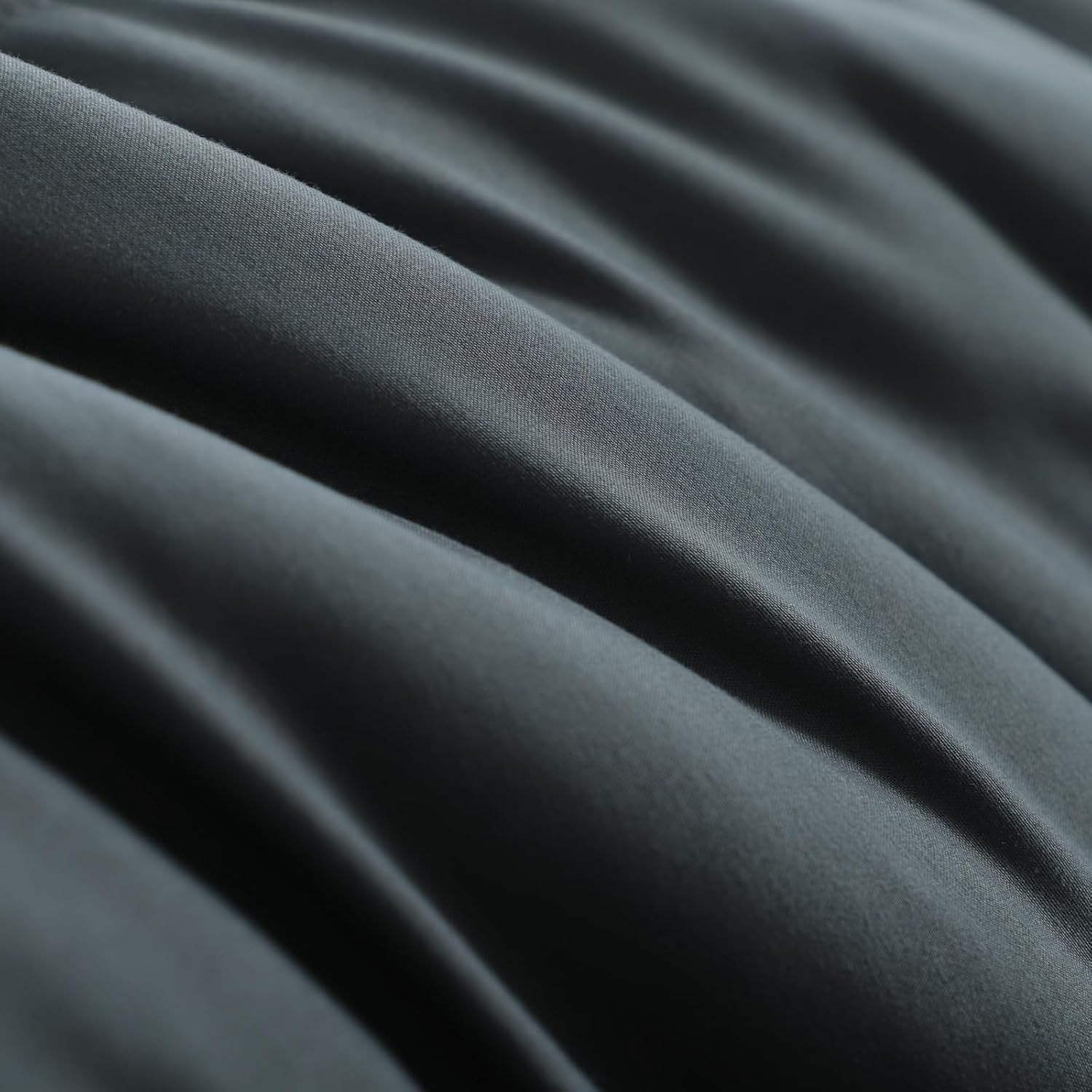 Lightweight 200 Gsm All-Season Cozy Chic Blanket, Ultra Soft Hypoallergenic Microfiber Filling, Ideal Home Bedding for Year-Round Use