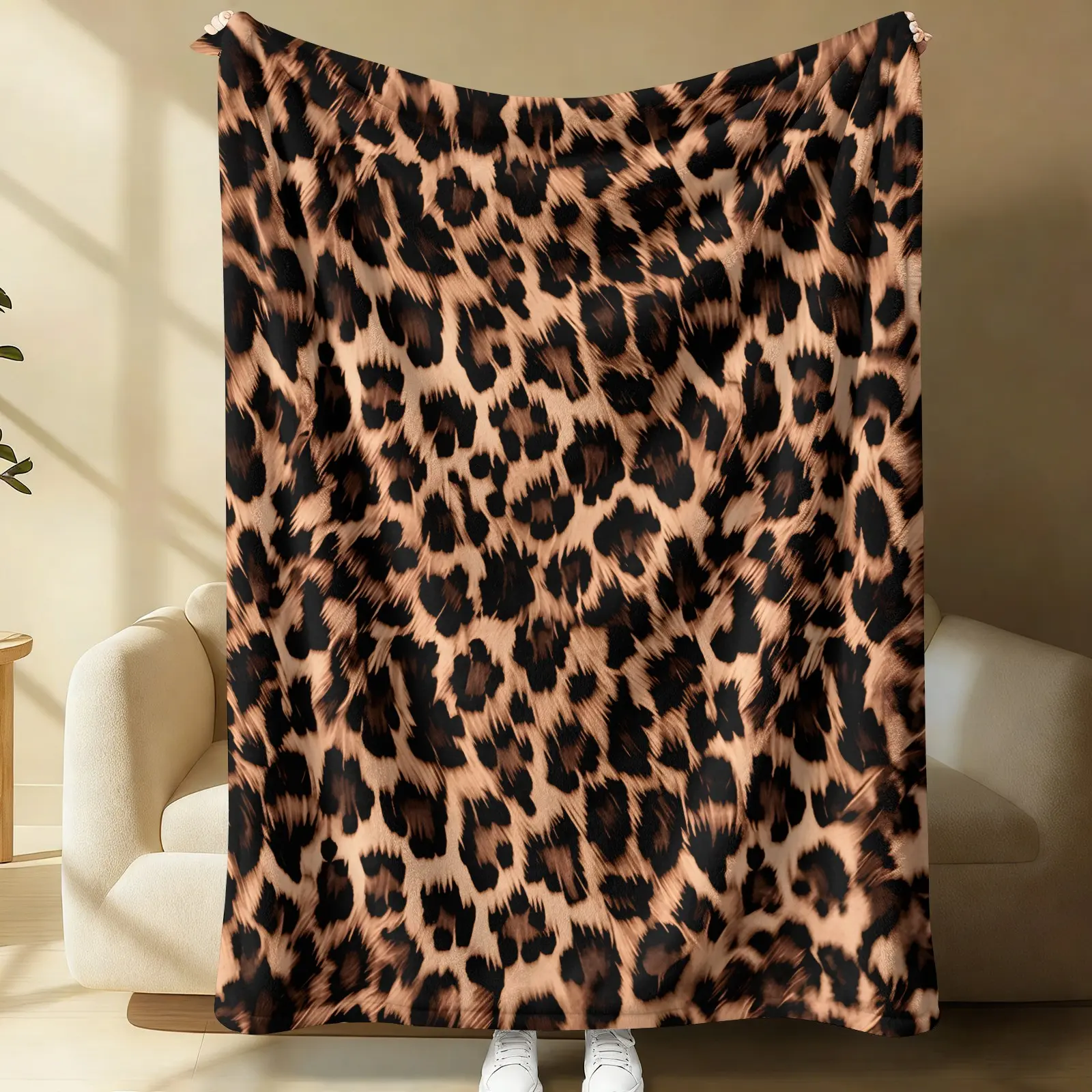 Portable Skin-friendly Soft Fleece Lap Blanket Classic Natural Leopard Cheetah Print, Windproof Warm Small Throw Blanket for Car Camping Sofa Bed Travel Indoor Outdoor Daily Household Use