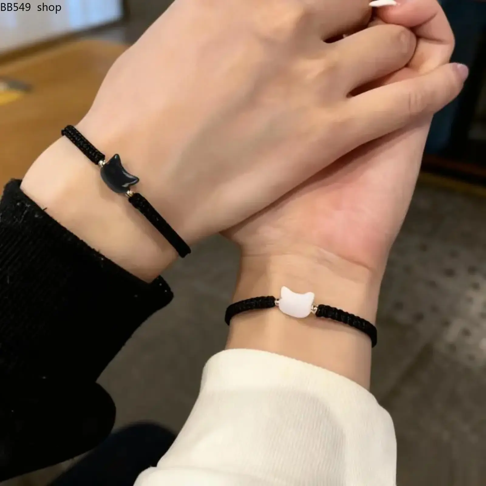 2PCS Cat Couple Bracelets for Women, Handmade Beaded Friendship Bracelets with Black & White Design, Adjustable Woven Wristbands for Friends, Matching Accessories, Casual Wear & Outdoor Activities