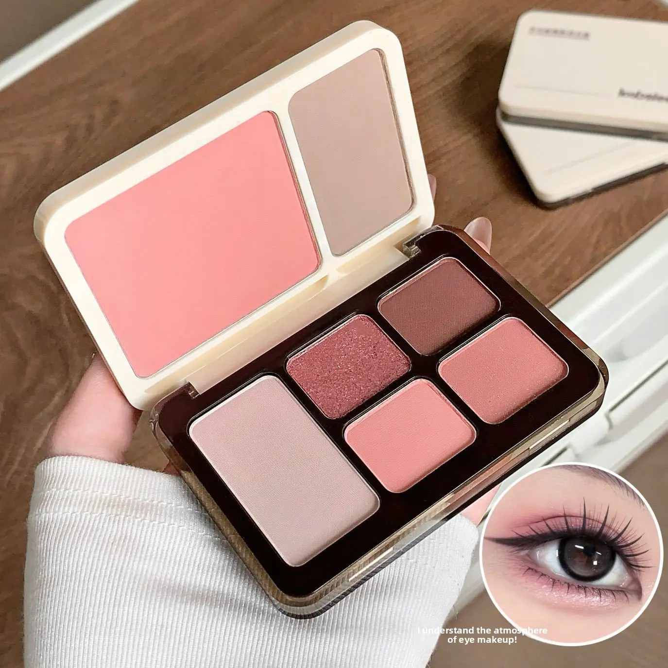 Kobeleen all-in-one makeup palette, Everyday Cosmetics Makeup, Everyday versatile makeup, for natural facial shaping. Matte contour slims face, shimmer highlight brightens mid-face, must-have for beginners and beauty fans