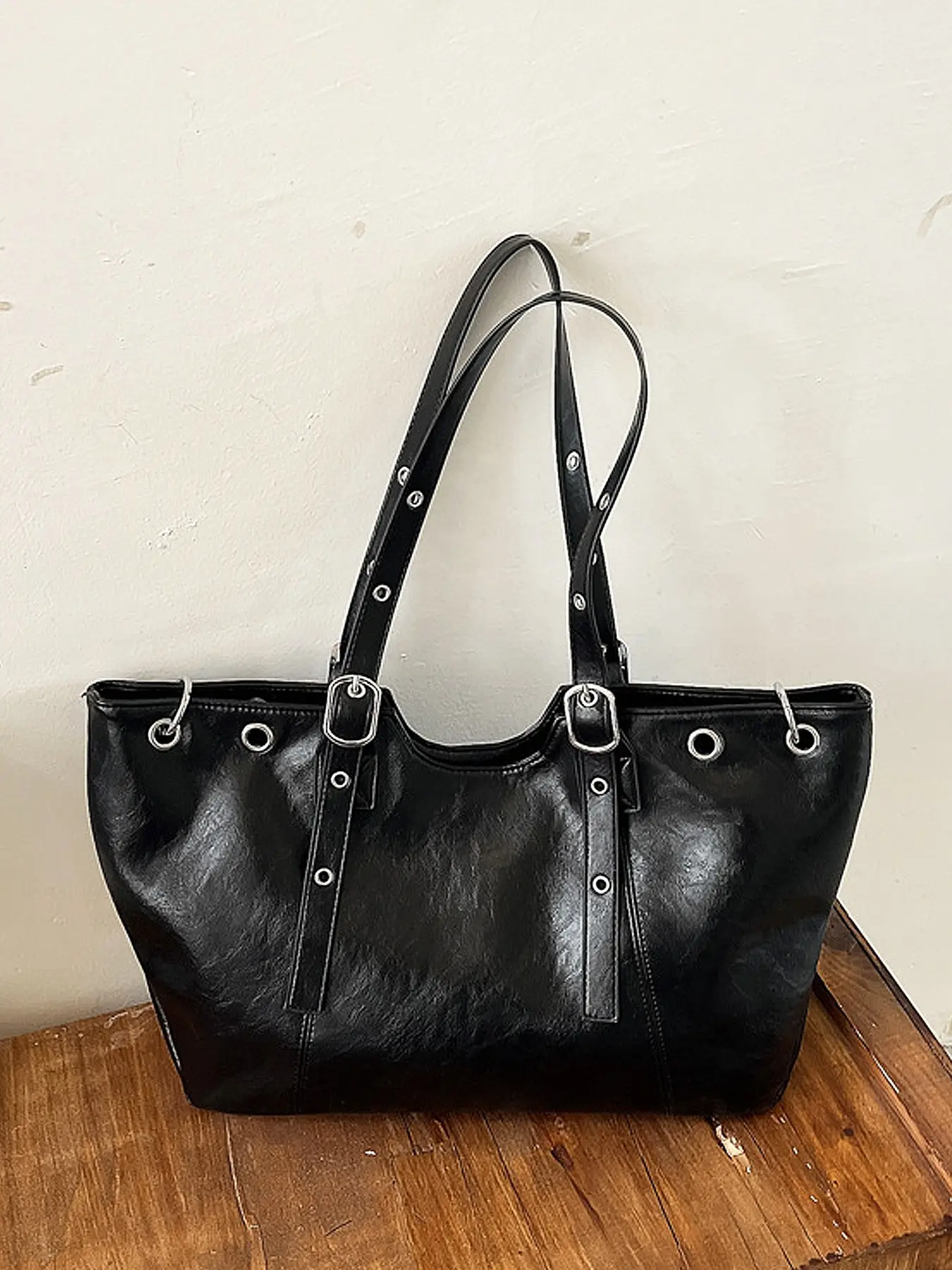 Simple, stylish and textured Slouchy Tote bag, Casual Tote Bag, lightweight work bag, large capacity design shoulder bag that can hold water bottles, files, computers, suitable for shopping, commuting, daily travel and other scenarios