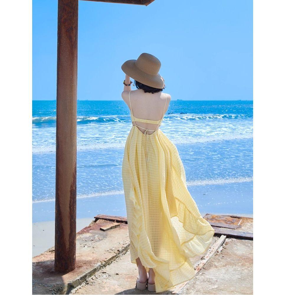 2026 Women's Yellow Elegant Halter Neck Backless Maxi Dress with Built-in Bra Padded, Sleeveless Spaghetti Strap Flowy Beach Dress, Luxury Vacation Outfit for Summer Beach, Holiday, Travel & Resort Wear - TikTok 2026 Women's Yellow Elegant Halter Neck Backless Maxi Dress with Built-in Bra Padded, Sleeveless Spaghetti Strap Flowy Beach Dress, Luxury Vacation Outfit for Summer Beach, Holiday, Travel & Resort Wear - TikTok