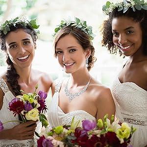 FUNRUN 5PCS Bridal Wedding Jewellery Set for Women Crystal Teardrop Cluster Necklace Dangle Earrings and Zircon Bracelet Ring Set Wedding Engagement Bridesmaid Costume Dress Prom Jewellery