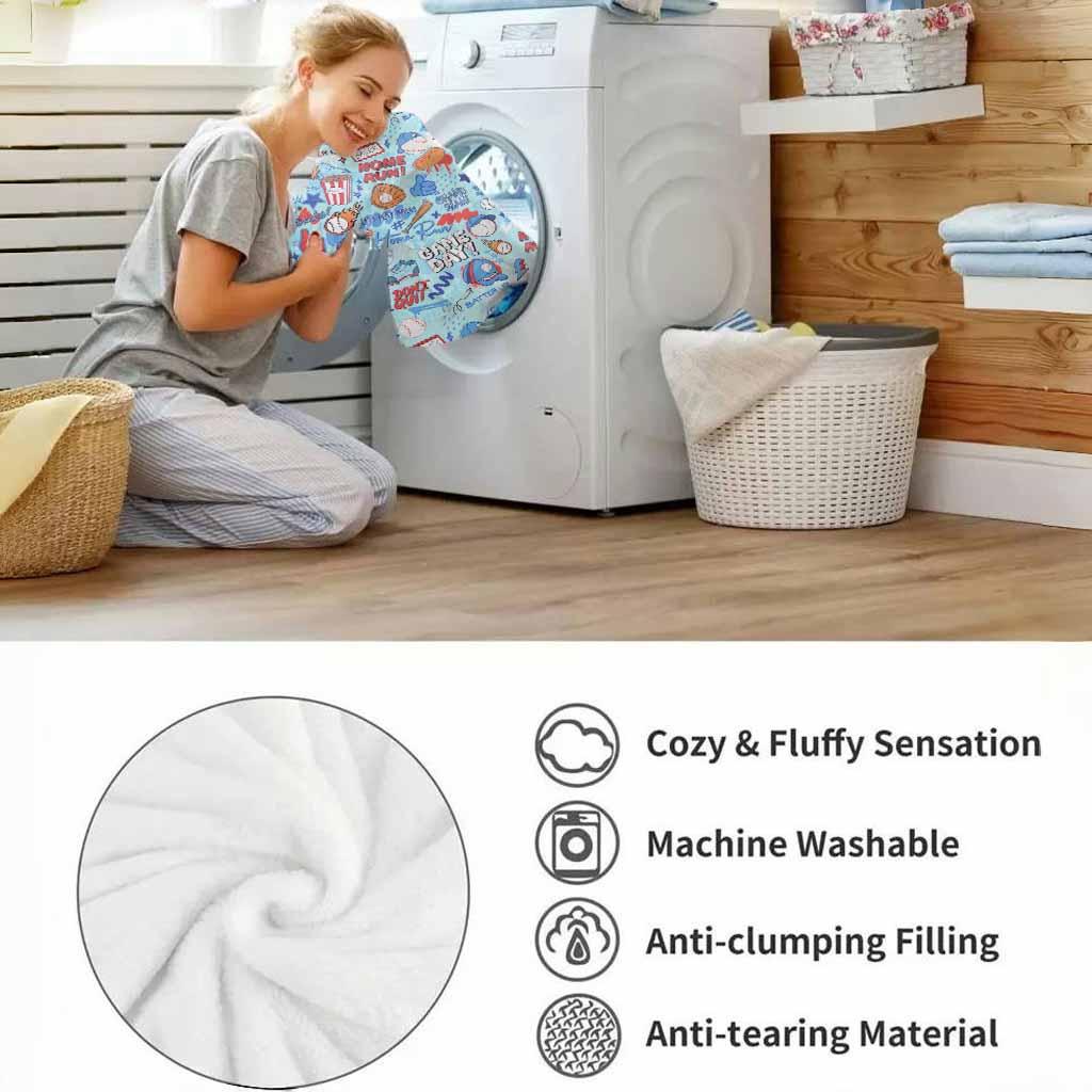 Baseball game pattern flannel blanket, sports-themed print featuring bats, baseballs, jerseys, and hot dogs, soft, comfortable, lightweight, and durable, making it a perfect gift for children.