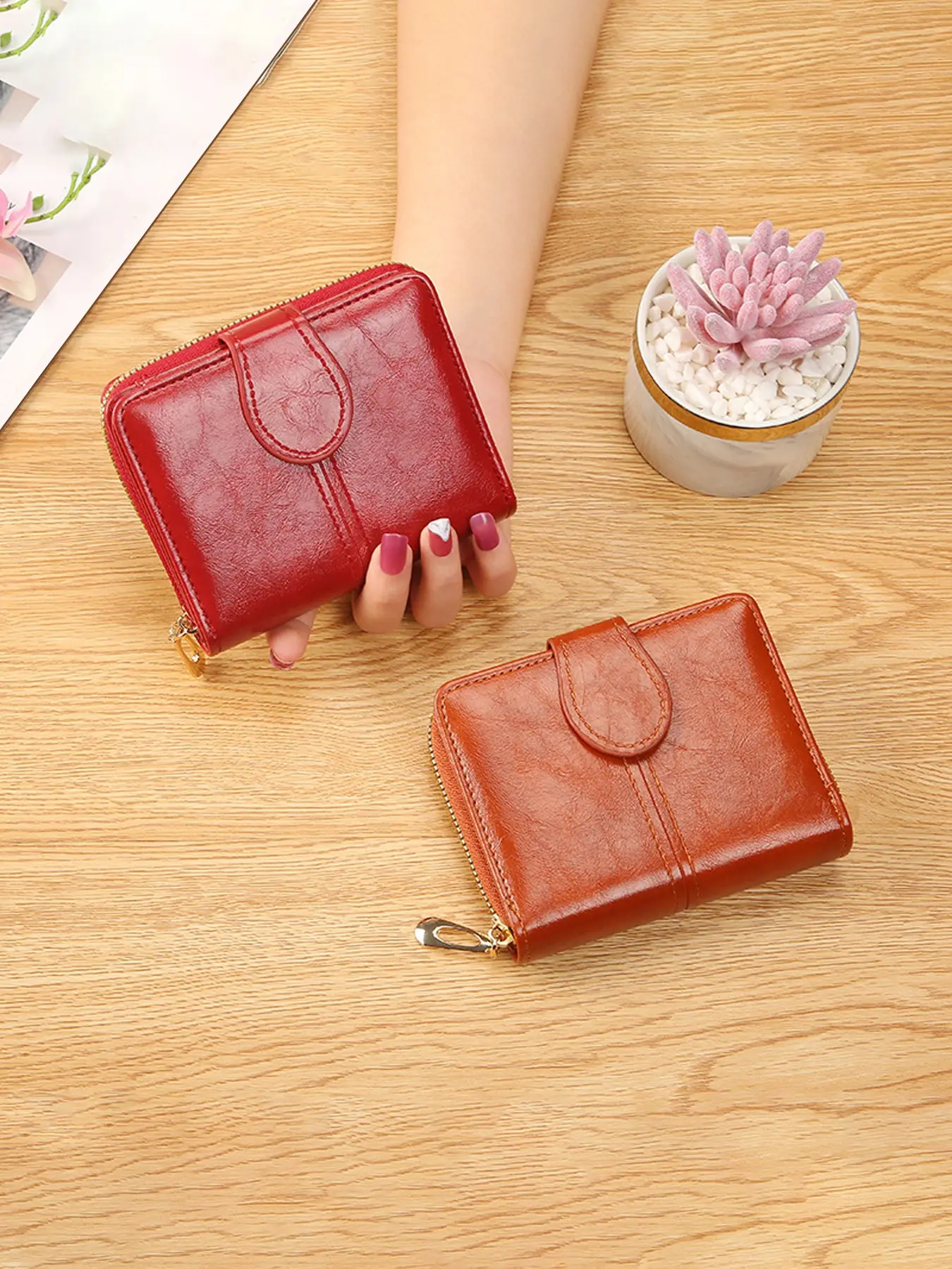 Vintage Women's Short Wallet, Compact Zipper Bifold, Snap Closure, ID Window, Multiple Card Slots, Cash Compartment, 6 Colors, Lightweight, Durable
