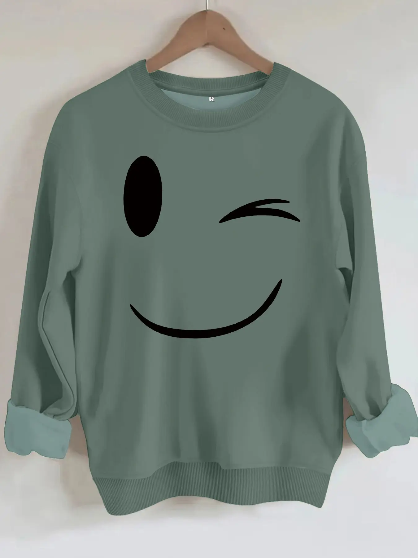 Women's Casual Fleece Sweatshirt, Winking Smiley Face Print, Round Neck, Long Sleeve, Comfortable Daily Wear