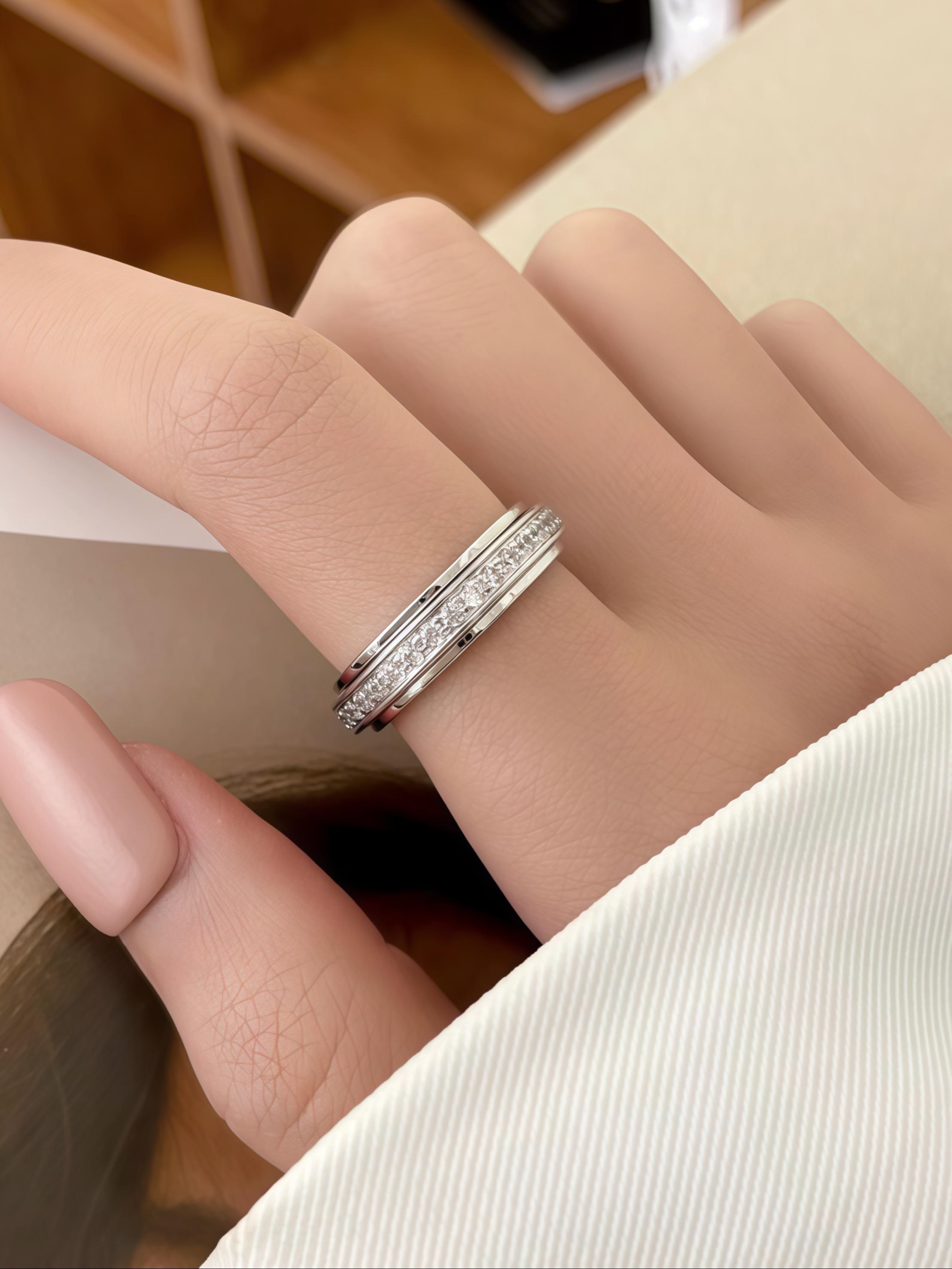 New Rhinestone Circle Small Square Drill Unique Stress Relief Rotatable Statement Ring Jewelry, Fashionable Accessory for Women & Men