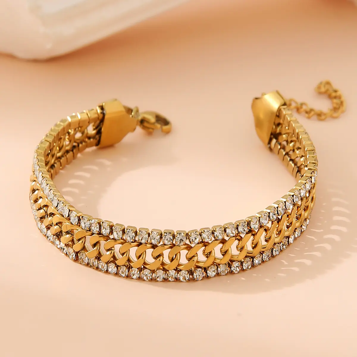 Cross-border New Fashion Stainless Steel Vacuum Electroplated 18K Gold Inlaid Diamond Adjustable Bracelet Women's Jewelry non-natural crystal