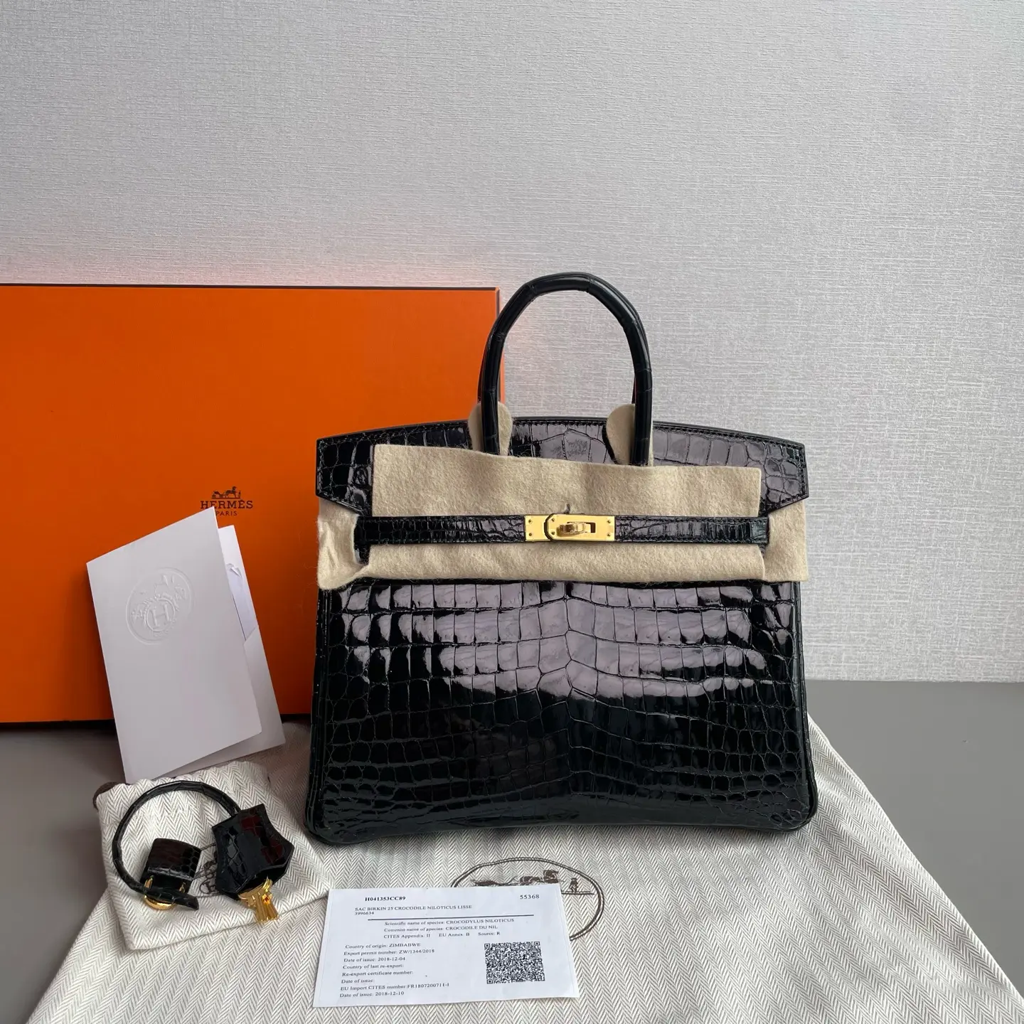 Pre-owned Hermes Birkin 25 Black Gold Hardware Shiny Crocodile Leather Luxury Bag P05E04003