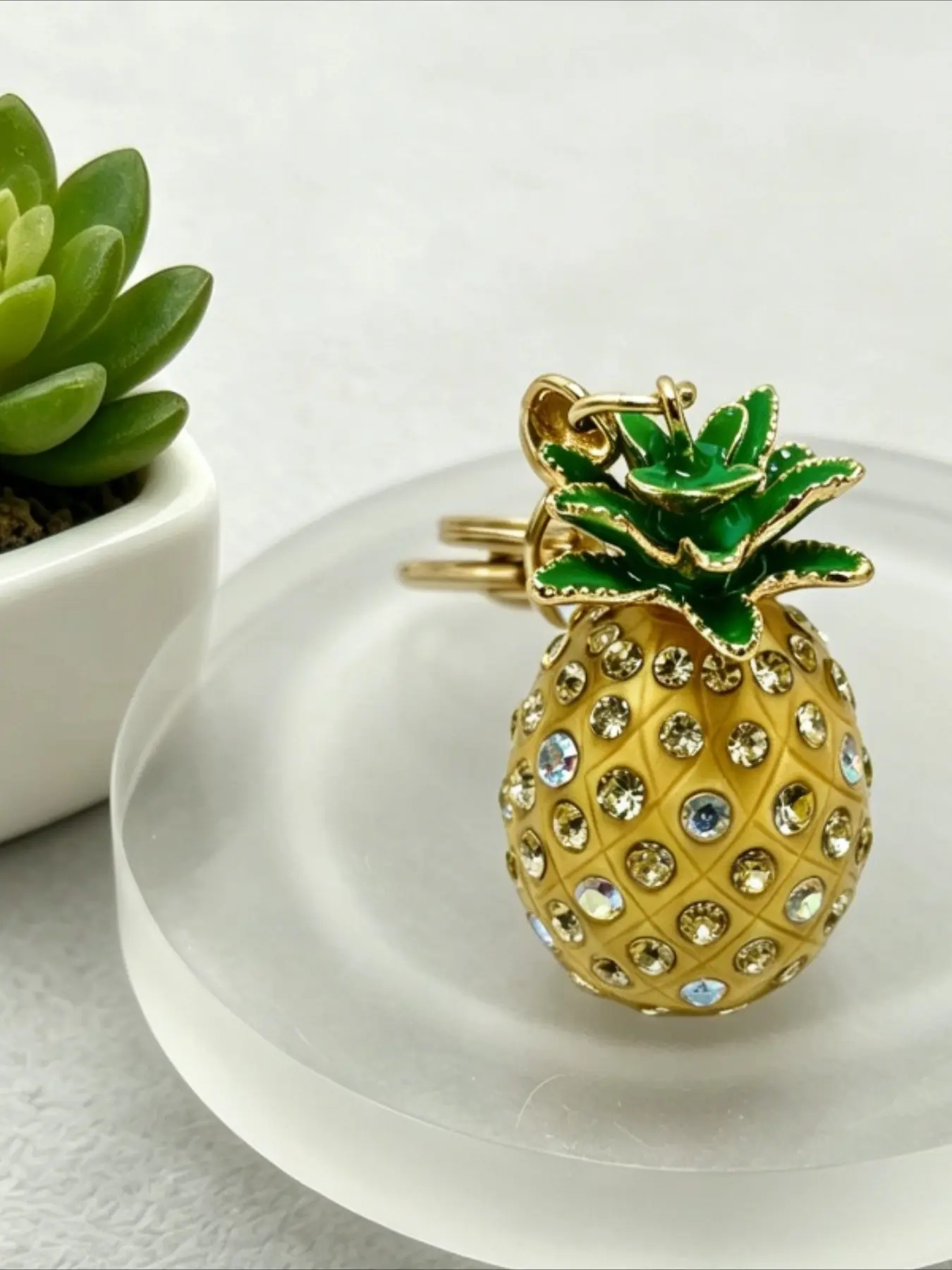 1PC Pineapple Pear Keychain Cute Fruit Bag Charm Key Ring, Purse Backpack Pendant, Aesthetic Summer Accessory Gift for Girls Women, Key Chain Accessories