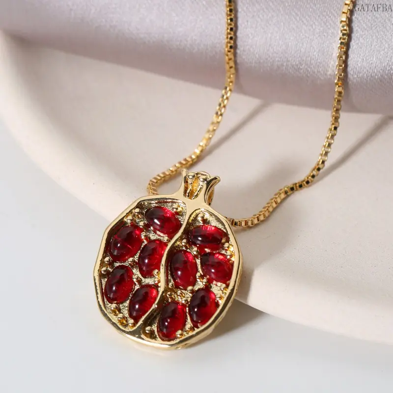 Wine‑Red Garnet Pendant Necklace, Versatile Stylish Individual Choker for Daily Outfit Matching