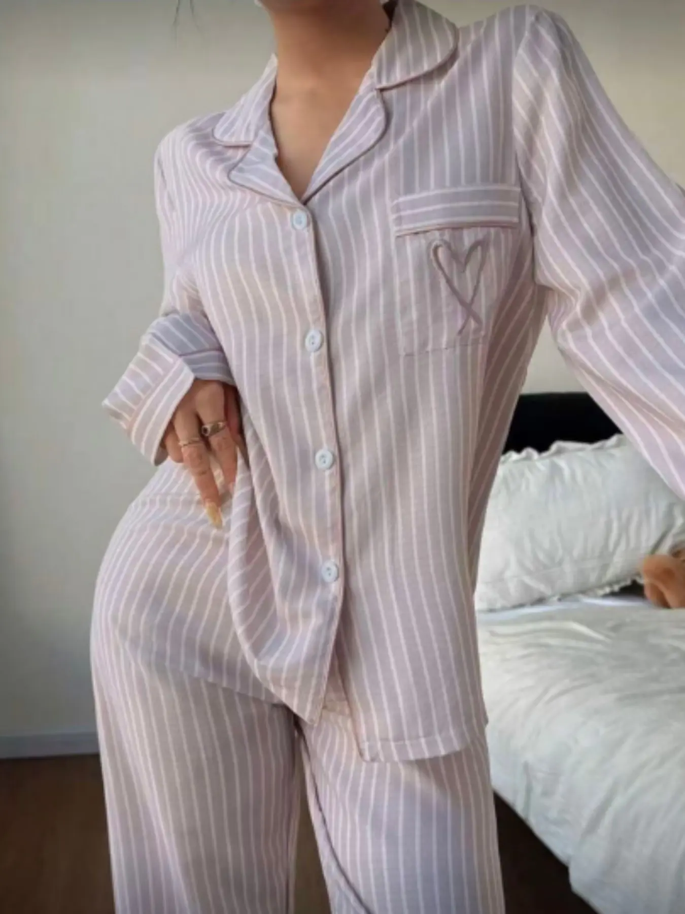 Light Striped Heart Embroidered Pajama Set for Women, Long Sleeve and Pants Two-Piece Set, Loose-Fit Casual Home Wear