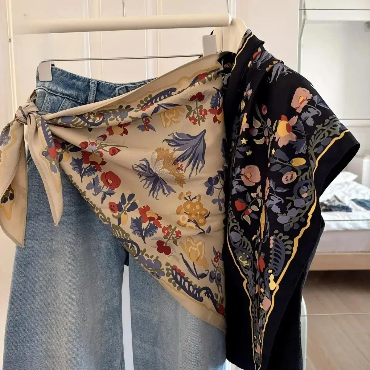 Boho Floral Triangle Scarf, Retro Printed Bandana, Multi-use Neck Waist Layering Decor for Daily Outfits