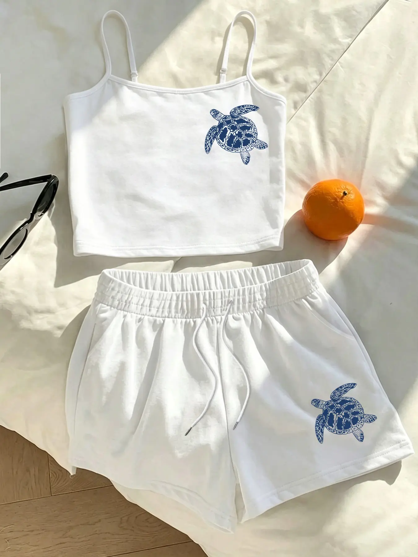 Women's Summer Casual Two-Piece Set, Slim-Fit Camisole + Loose Shorts, Animal Turtle Print, Beach & Home Style, Comfortable and Stylish