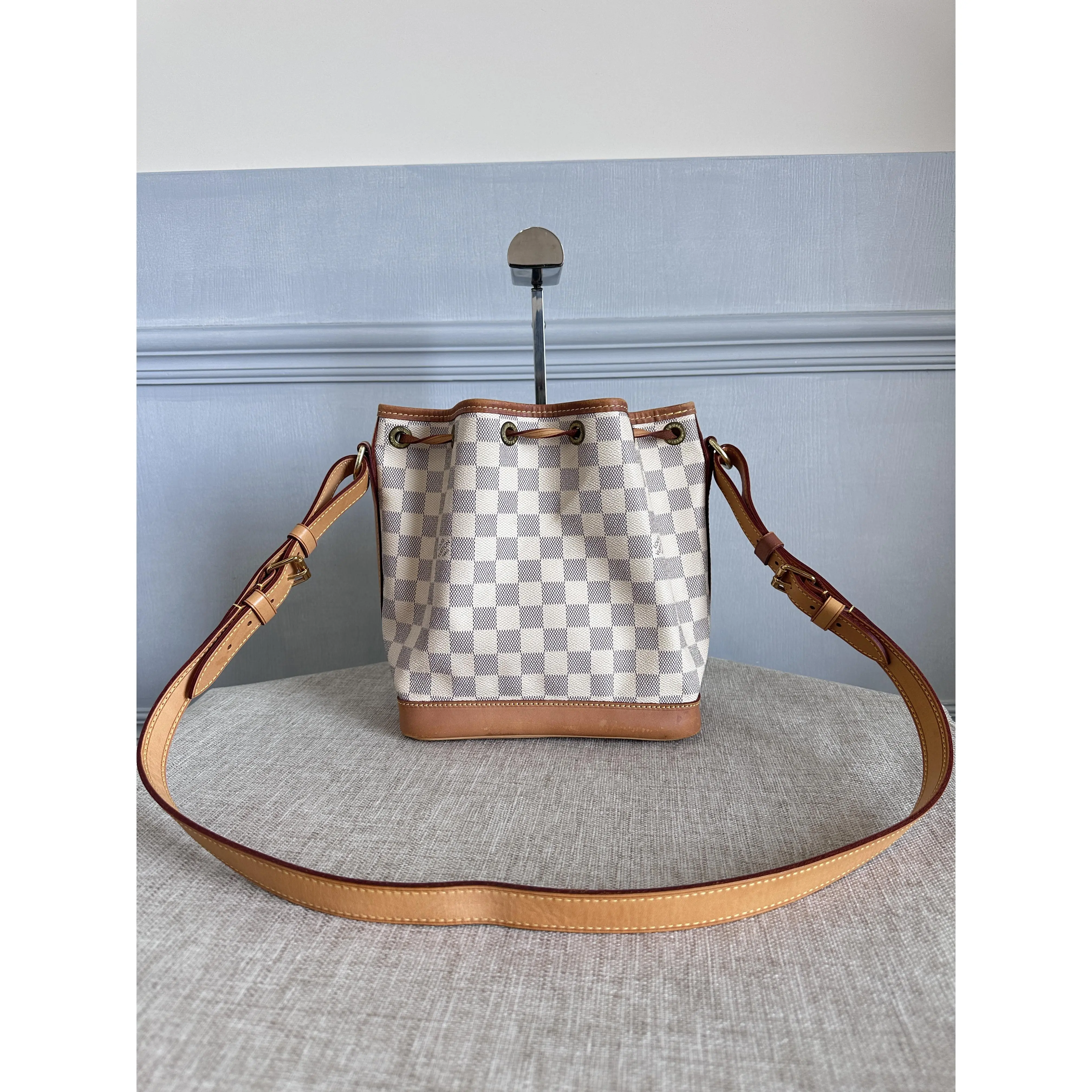 Pre-owned Louis Vuitton Damier Azur Canvas Noé BB Drawstring Bucket Crossbody Bag