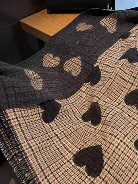 Fashionable Plaid & Heart Pattern Tassel Decor Scarf, Checkered Scarf, Casual Soft Warm Shawl for Fall & Winter, Fashion Accessories for Women & Men