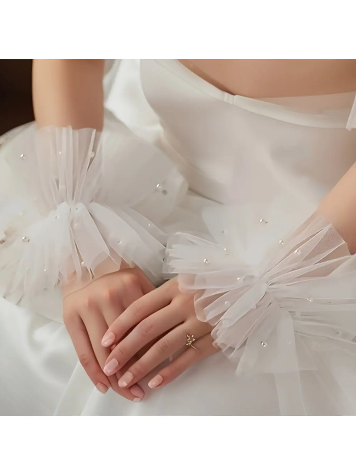 Simple Pearl Sheer Mesh Bridal Wedding Sleeves Short Arm Gloves White Wrist Flower Photo Sleeves Travel Wedding Photography