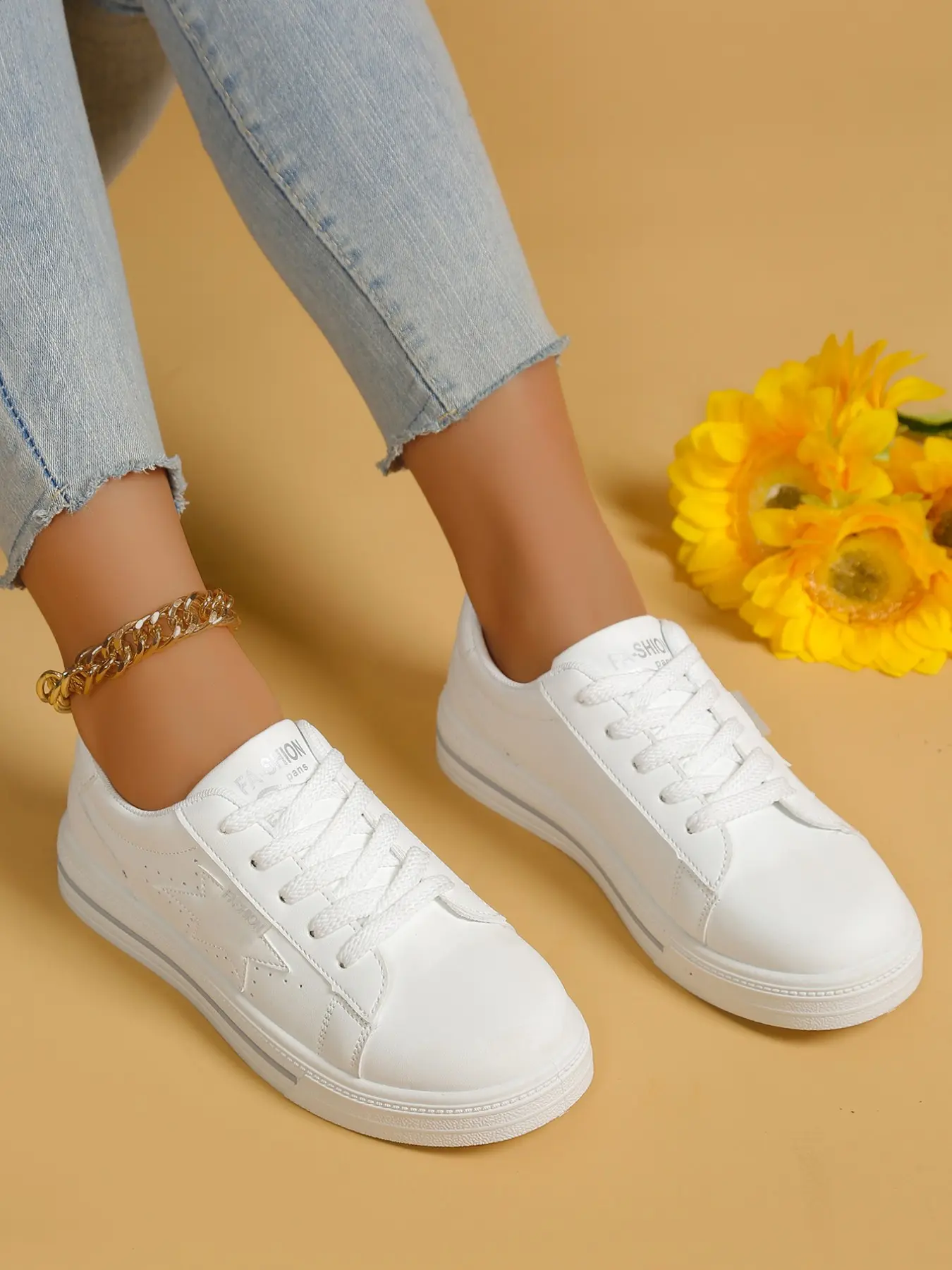 New Women's Sneakers, Simple Laces Flat Casual Board Shoes, Daily Commute Versatile Single Shoes, All-Season Comfortable Footwear