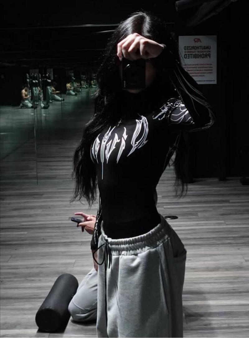 Sweet Spice Girl Show Body Gothic Tight High Elastic Fitness Sports Semi-High Neck Quick Drying Breathable Long Sleeve T-Shirt Men and Women