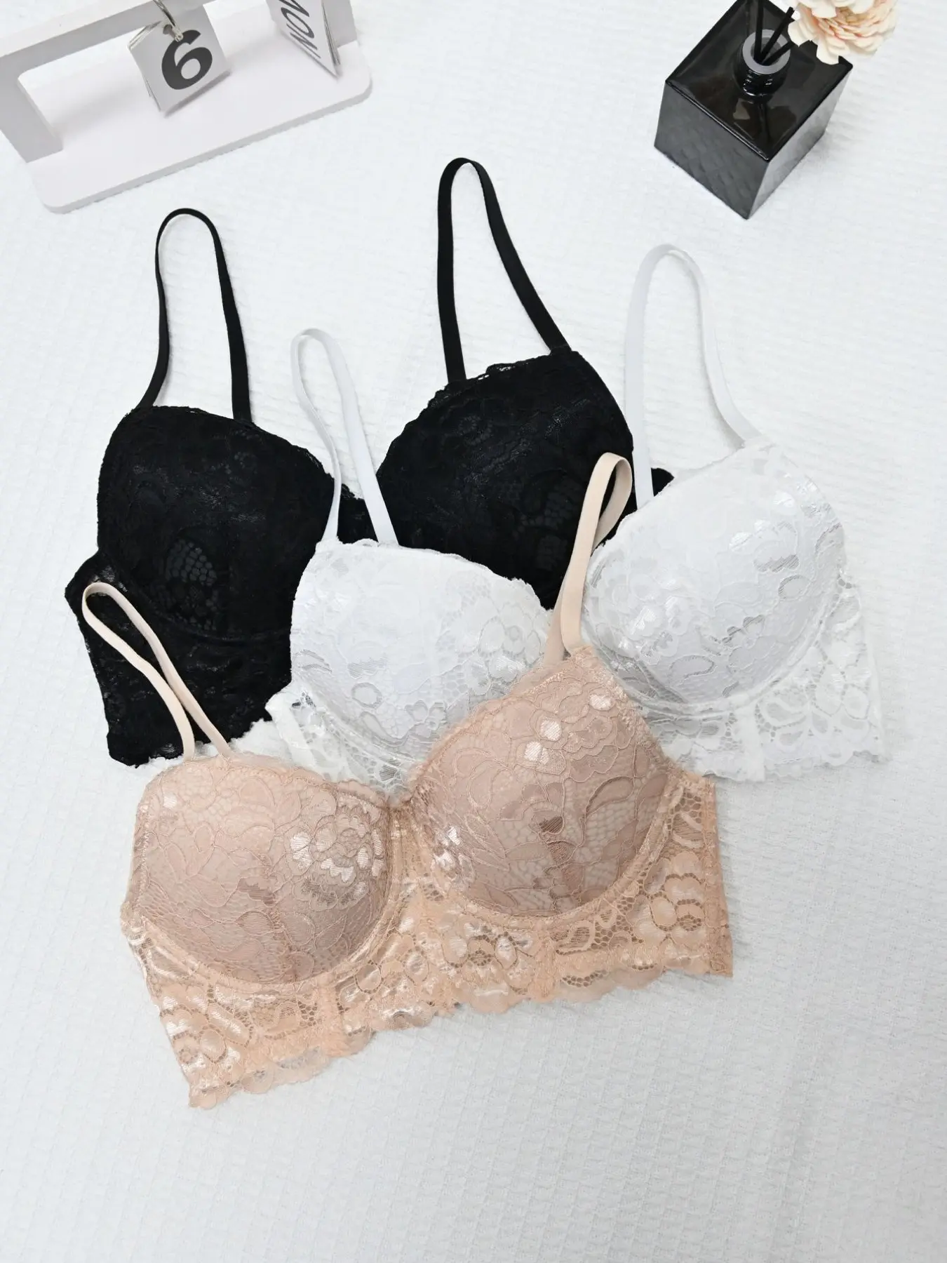 Floral Scalloped Lace Push Up Underwire Bra, Adjustable Thin Straps Back Hook Closure Padded Bralette, Sexy Everyday Lingerie Intimates For Women