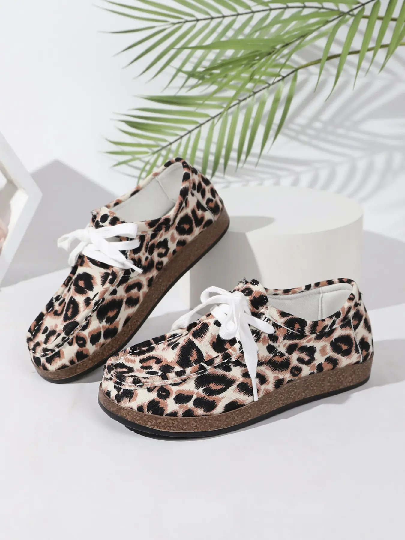 Women's Vintage Leopard Print Lace-Up Loafers, Comfortable Lightweight Flat Shoes, Ideal for Daily Streetwear and Weekend