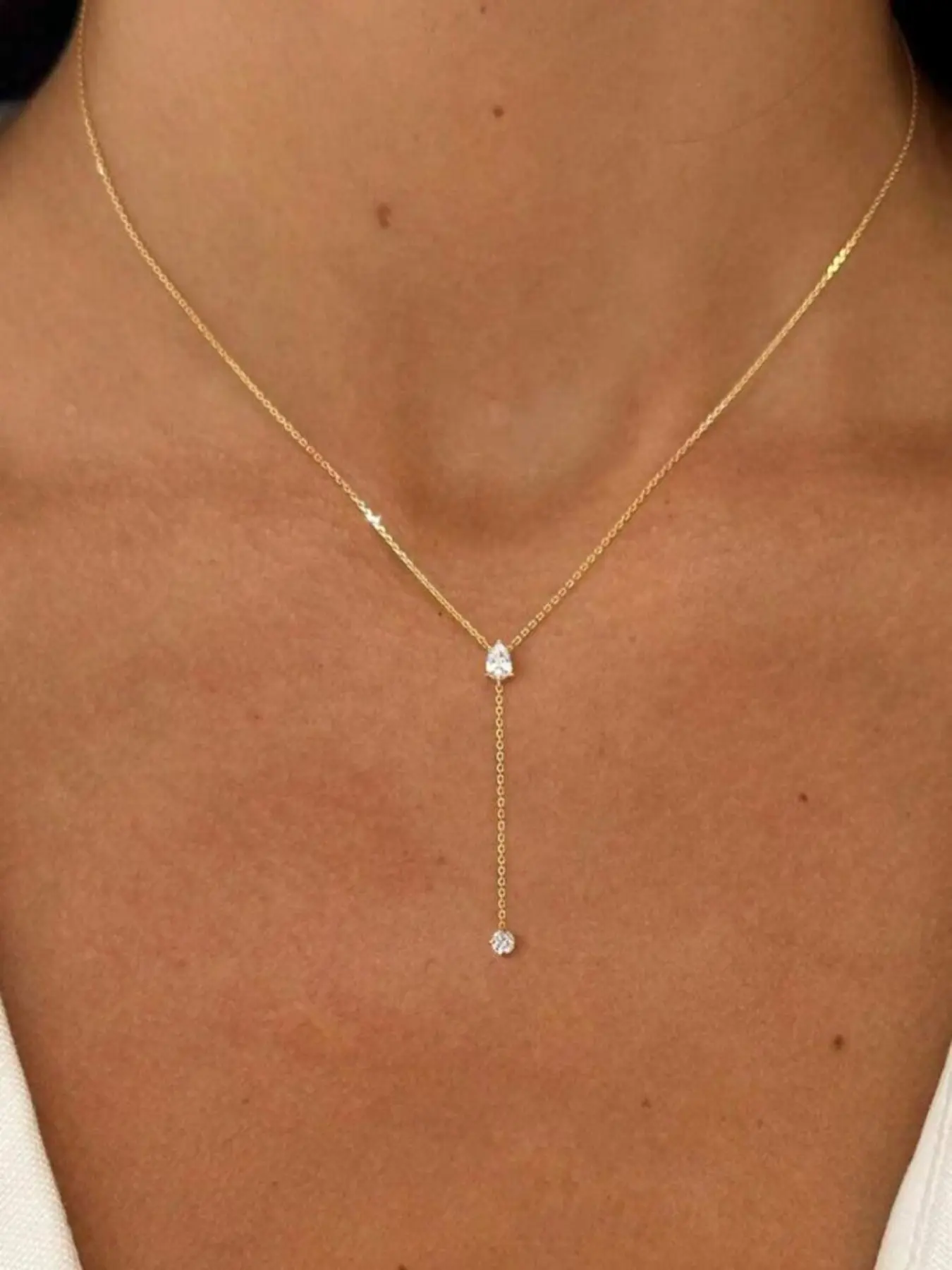 Elegant Water Drop Zircon Pendant Necklace for Women, Chic Chain Design, Perfect for Daily Wear, Versatile and Stylish Jewelry, Dainty Necklace, Fashion Necklace