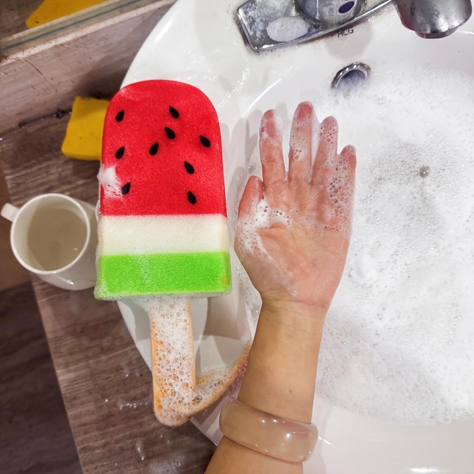 One Extra-Large Watermelon-Shaped Popsicle Sponge - A Versatile, Gentle Polyurethane Brush for Cleaning Dishes And Bath Toys, Featuring an Adorable Cartoon Design, Safe for Skin, Ideal for Scrubbing Kitchens, Cleaning Cups, And Washing Fruits